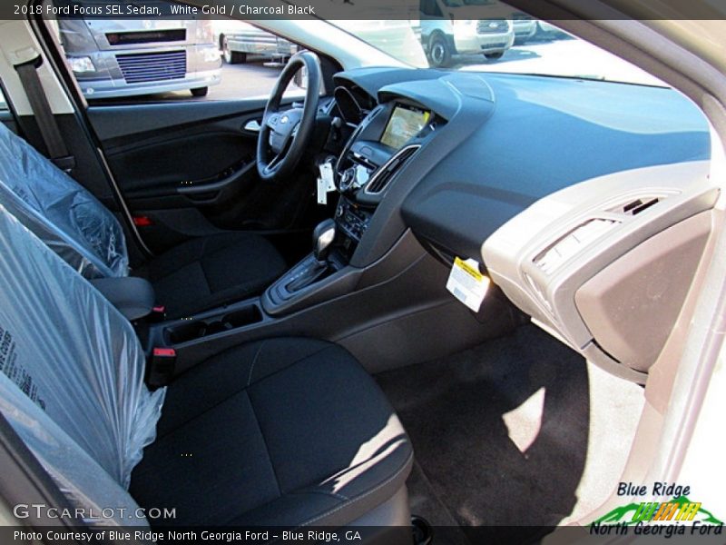 White Gold / Charcoal Black 2018 Ford Focus SEL Sedan