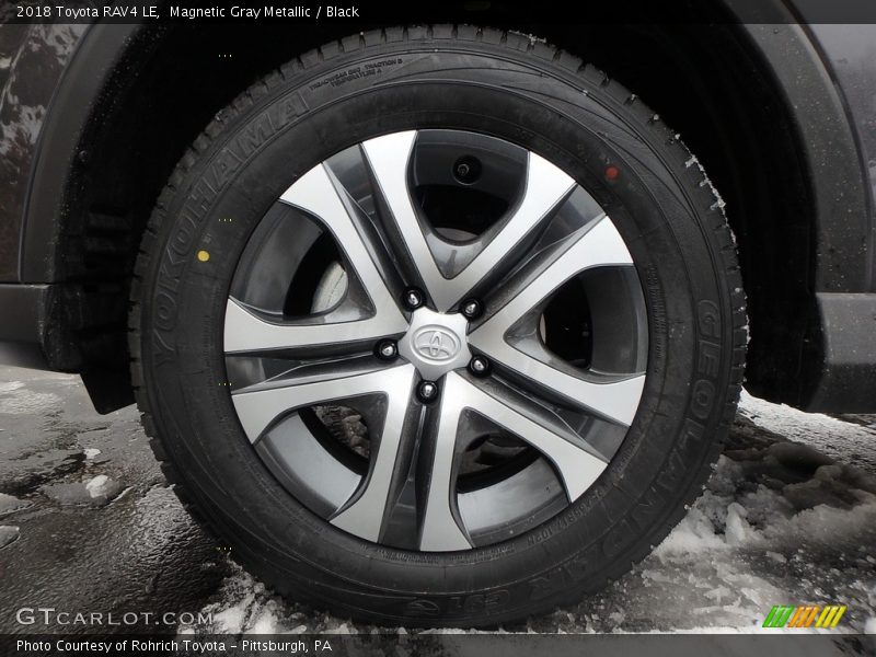 Magnetic Gray Metallic / Black 2018 Toyota RAV4 LE
