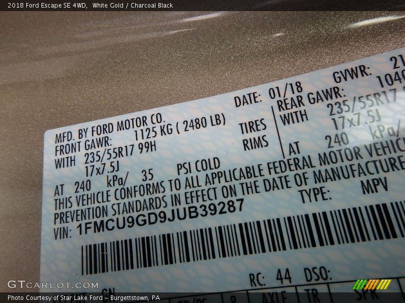 White Gold / Charcoal Black 2018 Ford Escape SE 4WD