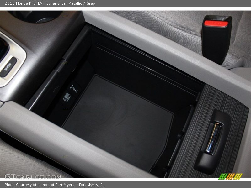 Lunar Silver Metallic / Gray 2018 Honda Pilot EX