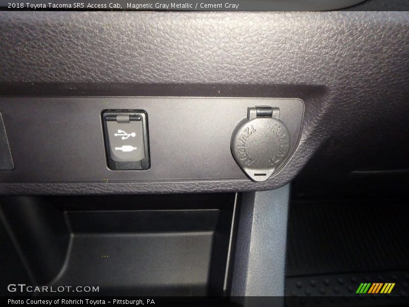 Magnetic Gray Metallic / Cement Gray 2018 Toyota Tacoma SR5 Access Cab