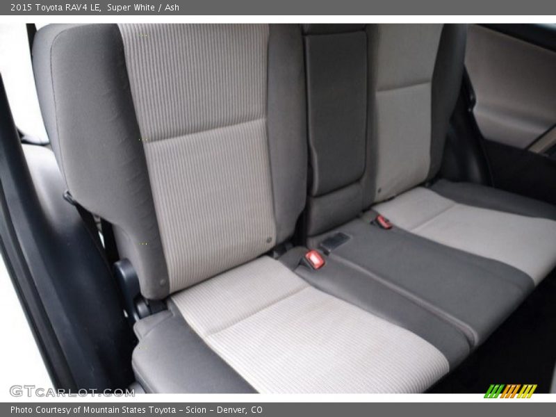 Super White / Ash 2015 Toyota RAV4 LE