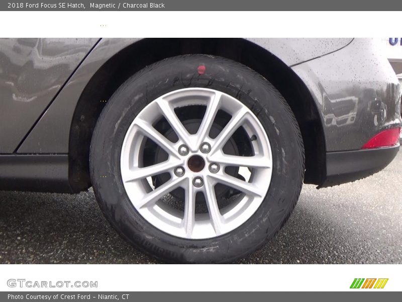 Magnetic / Charcoal Black 2018 Ford Focus SE Hatch