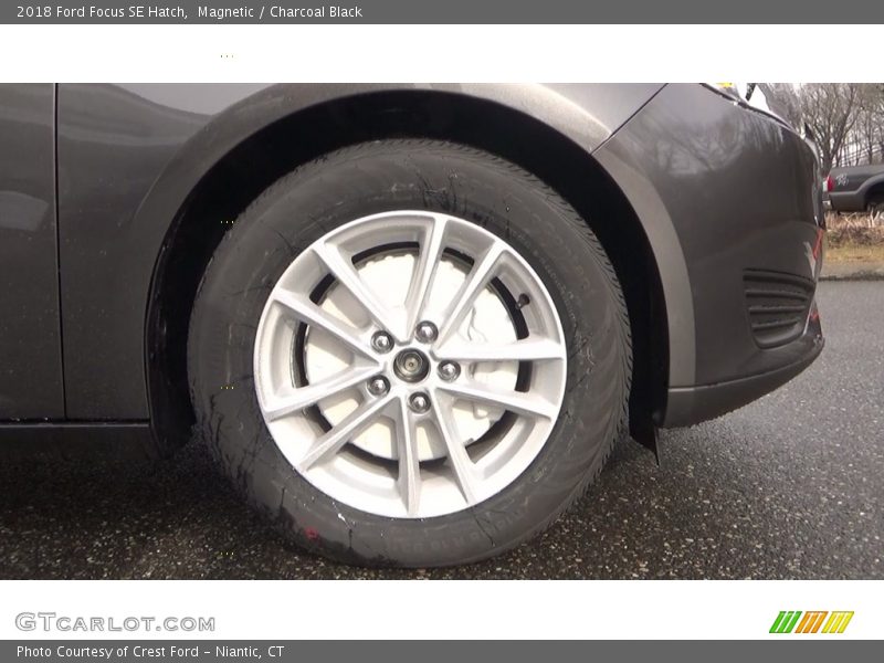 Magnetic / Charcoal Black 2018 Ford Focus SE Hatch