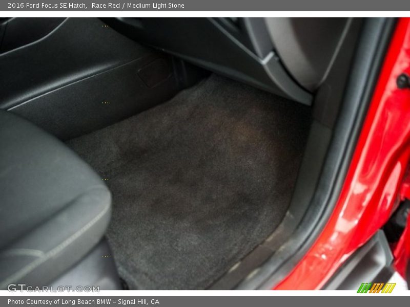 Race Red / Medium Light Stone 2016 Ford Focus SE Hatch