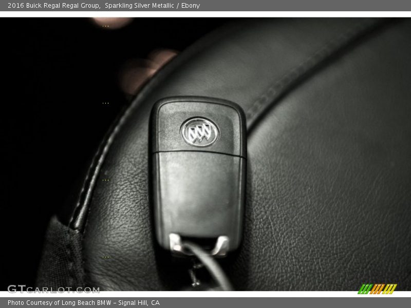 Sparkling Silver Metallic / Ebony 2016 Buick Regal Regal Group