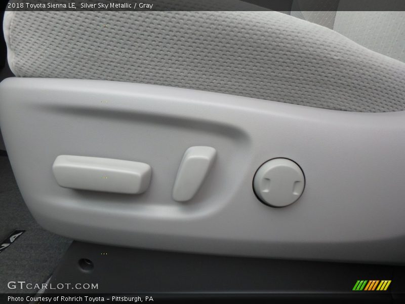 Silver Sky Metallic / Gray 2018 Toyota Sienna LE