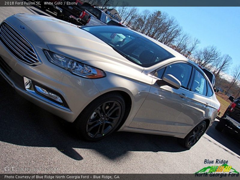 White Gold / Ebony 2018 Ford Fusion SE