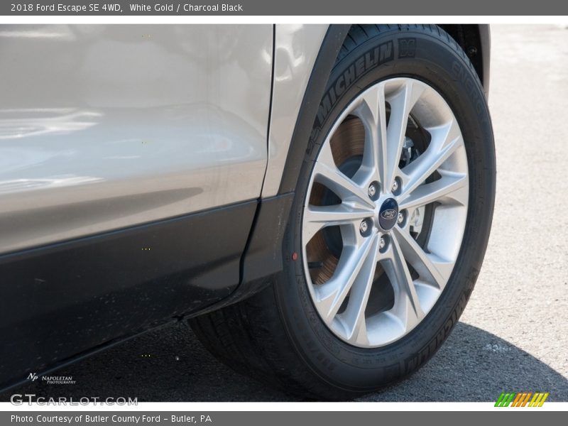 White Gold / Charcoal Black 2018 Ford Escape SE 4WD