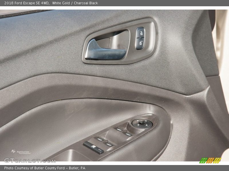 White Gold / Charcoal Black 2018 Ford Escape SE 4WD