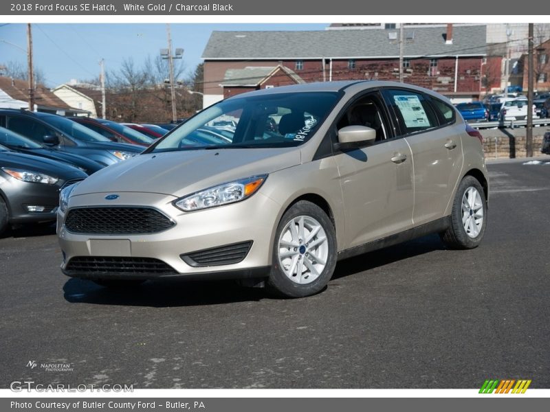 White Gold / Charcoal Black 2018 Ford Focus SE Hatch