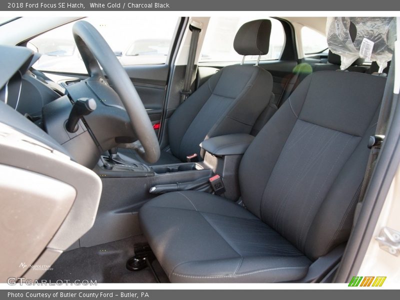 White Gold / Charcoal Black 2018 Ford Focus SE Hatch