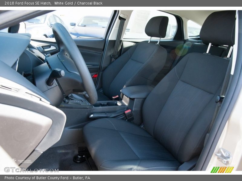 White Gold / Charcoal Black 2018 Ford Focus SE Hatch