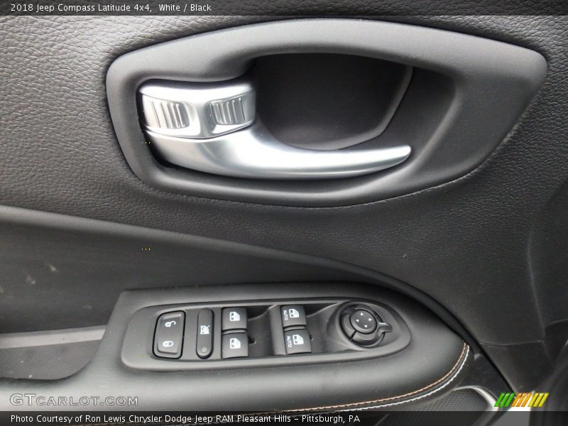 White / Black 2018 Jeep Compass Latitude 4x4