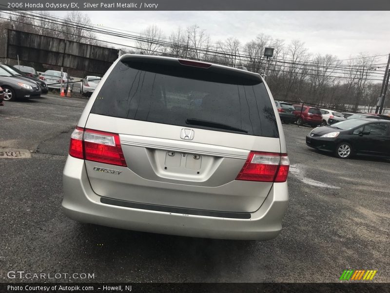 Silver Pearl Metallic / Ivory 2006 Honda Odyssey EX