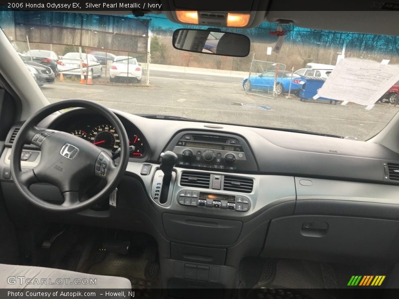 Silver Pearl Metallic / Ivory 2006 Honda Odyssey EX