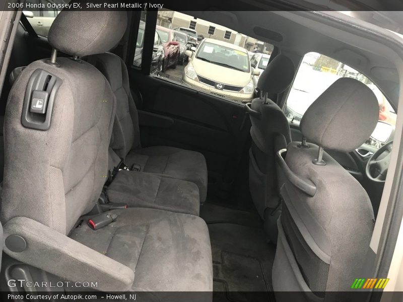 Silver Pearl Metallic / Ivory 2006 Honda Odyssey EX