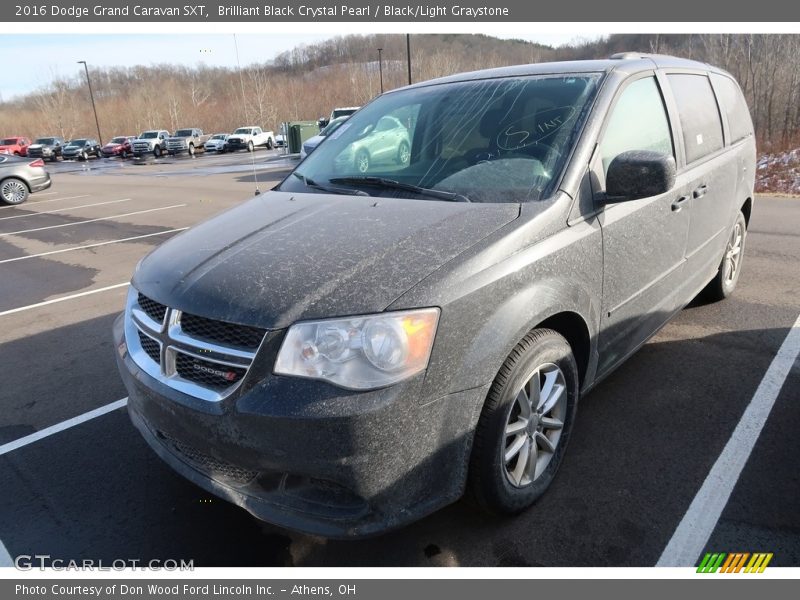 Brilliant Black Crystal Pearl / Black/Light Graystone 2016 Dodge Grand Caravan SXT