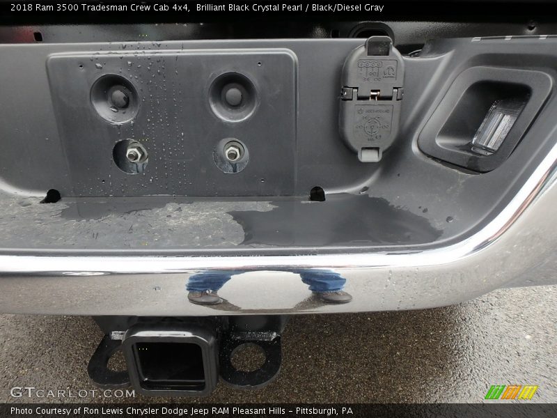 Brilliant Black Crystal Pearl / Black/Diesel Gray 2018 Ram 3500 Tradesman Crew Cab 4x4