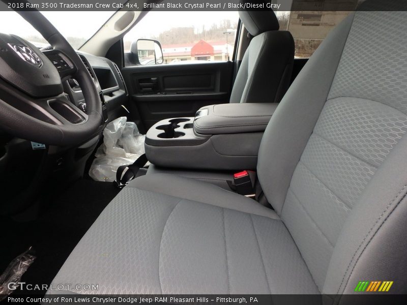 Brilliant Black Crystal Pearl / Black/Diesel Gray 2018 Ram 3500 Tradesman Crew Cab 4x4