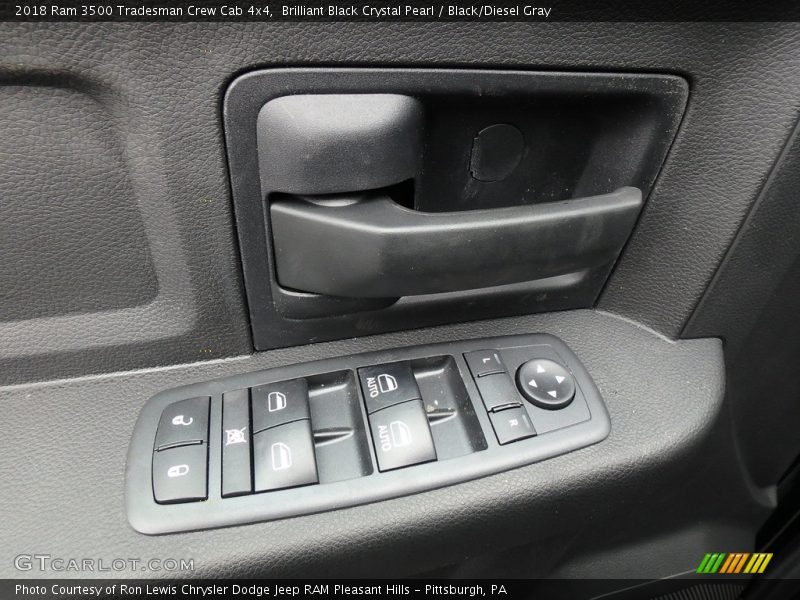 Brilliant Black Crystal Pearl / Black/Diesel Gray 2018 Ram 3500 Tradesman Crew Cab 4x4