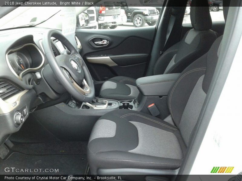 Bright White / Black 2018 Jeep Cherokee Latitude