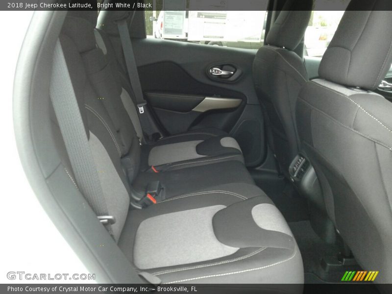 Bright White / Black 2018 Jeep Cherokee Latitude