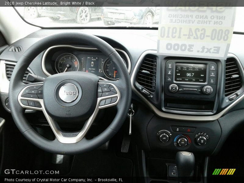 Bright White / Black 2018 Jeep Cherokee Latitude