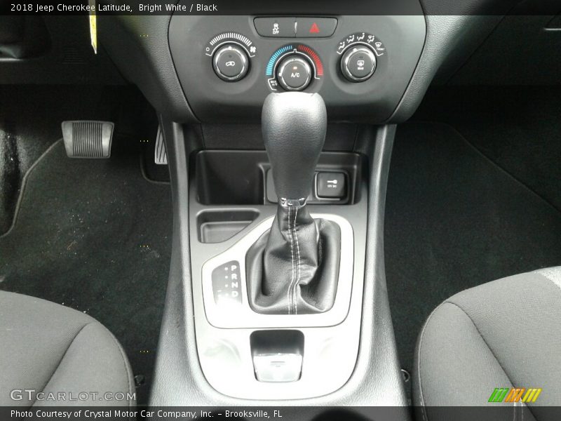 Bright White / Black 2018 Jeep Cherokee Latitude