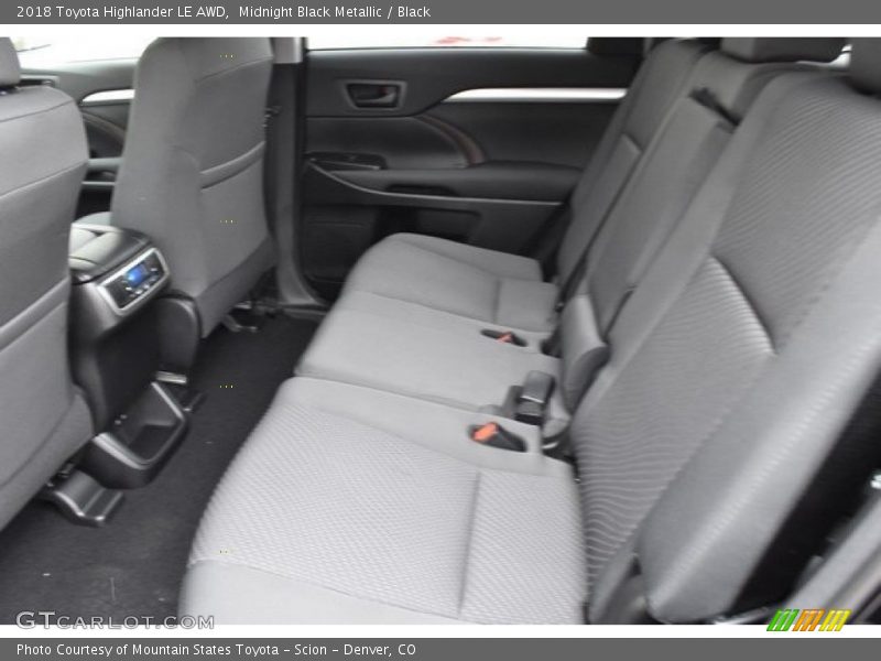 Midnight Black Metallic / Black 2018 Toyota Highlander LE AWD