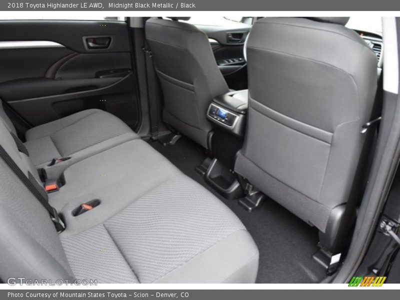 Midnight Black Metallic / Black 2018 Toyota Highlander LE AWD