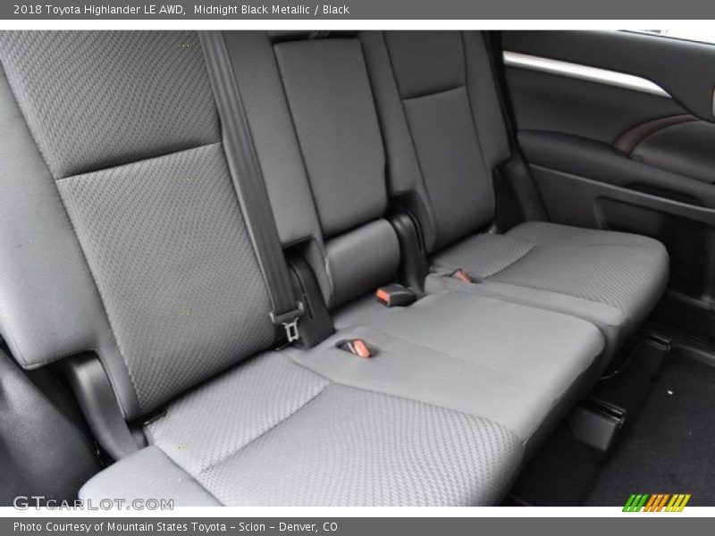 Midnight Black Metallic / Black 2018 Toyota Highlander LE AWD