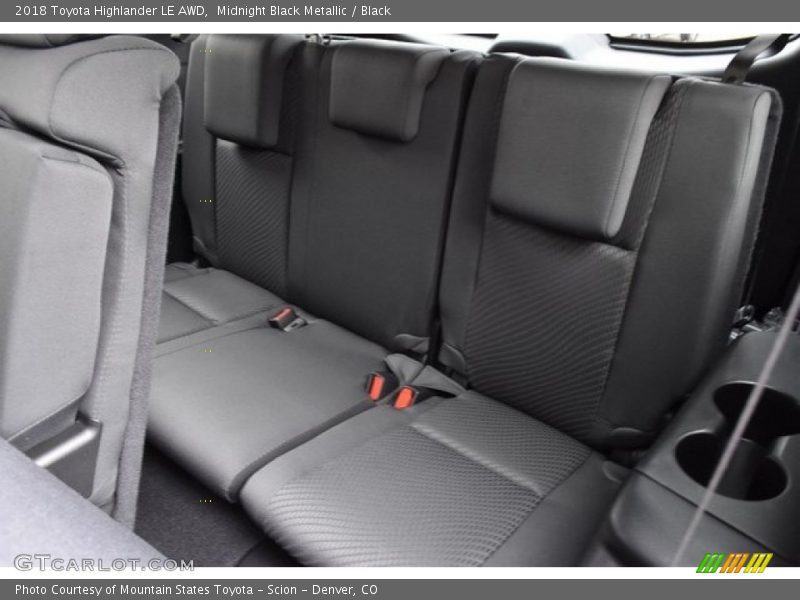 Midnight Black Metallic / Black 2018 Toyota Highlander LE AWD