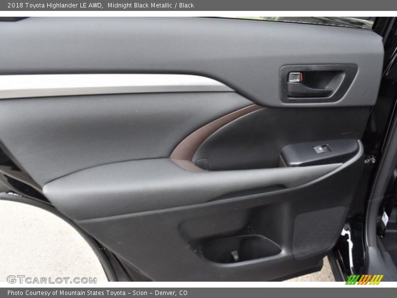 Midnight Black Metallic / Black 2018 Toyota Highlander LE AWD