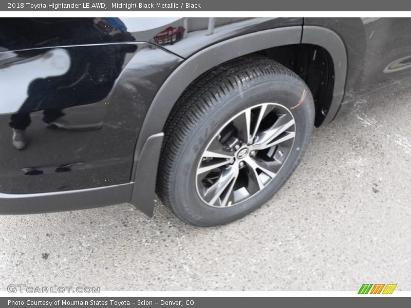 Midnight Black Metallic / Black 2018 Toyota Highlander LE AWD