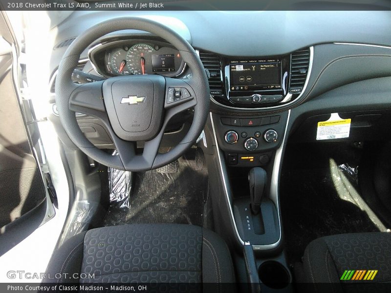 Summit White / Jet Black 2018 Chevrolet Trax LS AWD