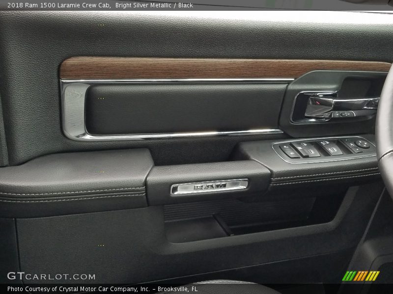 Bright Silver Metallic / Black 2018 Ram 1500 Laramie Crew Cab