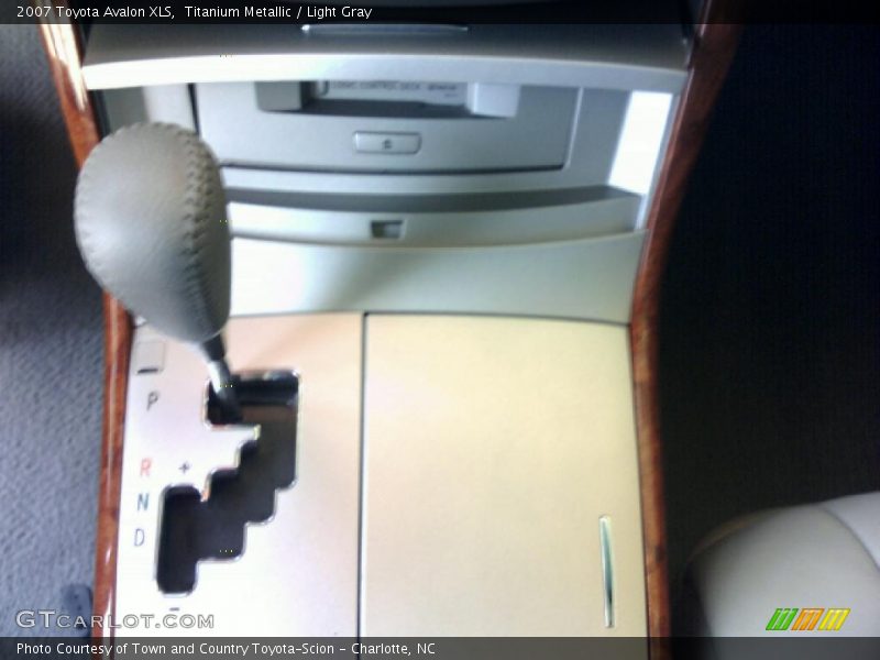 Titanium Metallic / Light Gray 2007 Toyota Avalon XLS