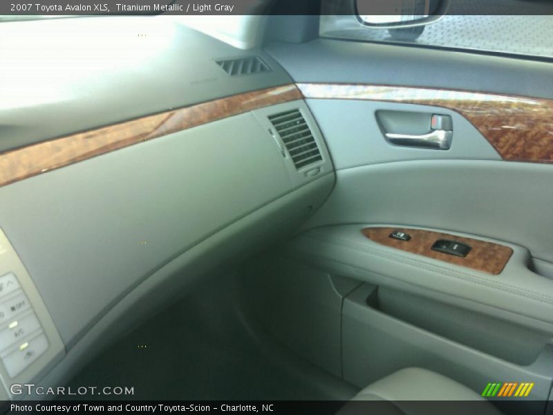 Titanium Metallic / Light Gray 2007 Toyota Avalon XLS