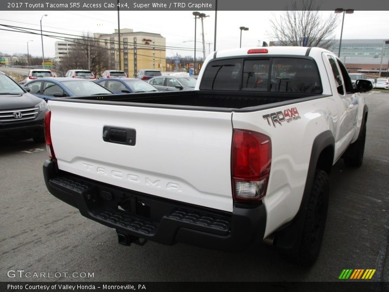 Super White / TRD Graphite 2017 Toyota Tacoma SR5 Access Cab 4x4
