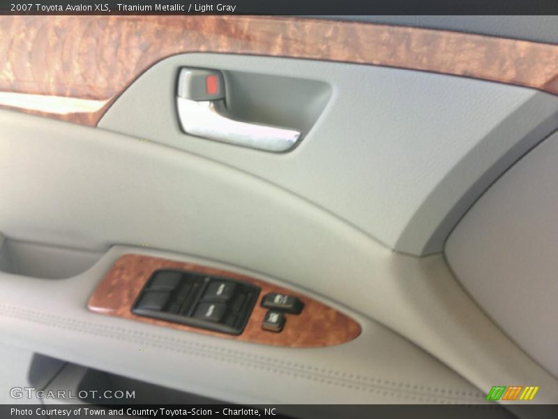 Titanium Metallic / Light Gray 2007 Toyota Avalon XLS