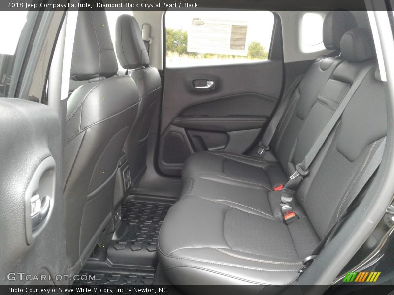 Diamond Black Crystal Pearl / Black 2018 Jeep Compass Latitude