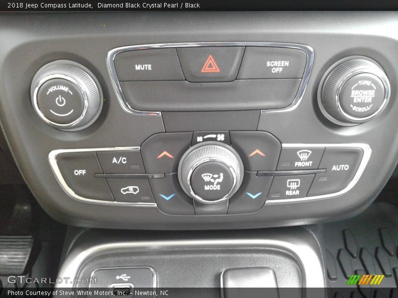 Diamond Black Crystal Pearl / Black 2018 Jeep Compass Latitude