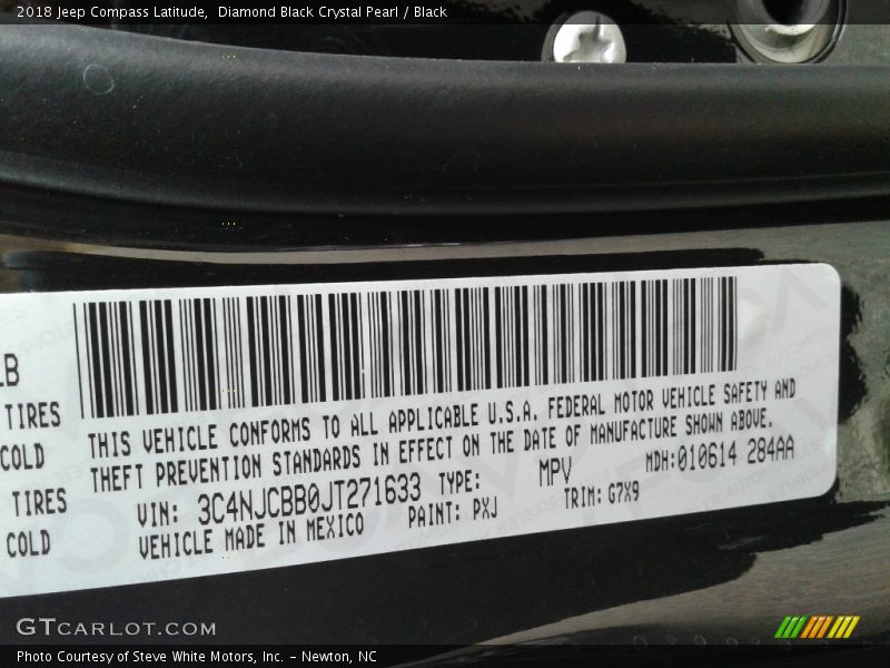 Diamond Black Crystal Pearl / Black 2018 Jeep Compass Latitude