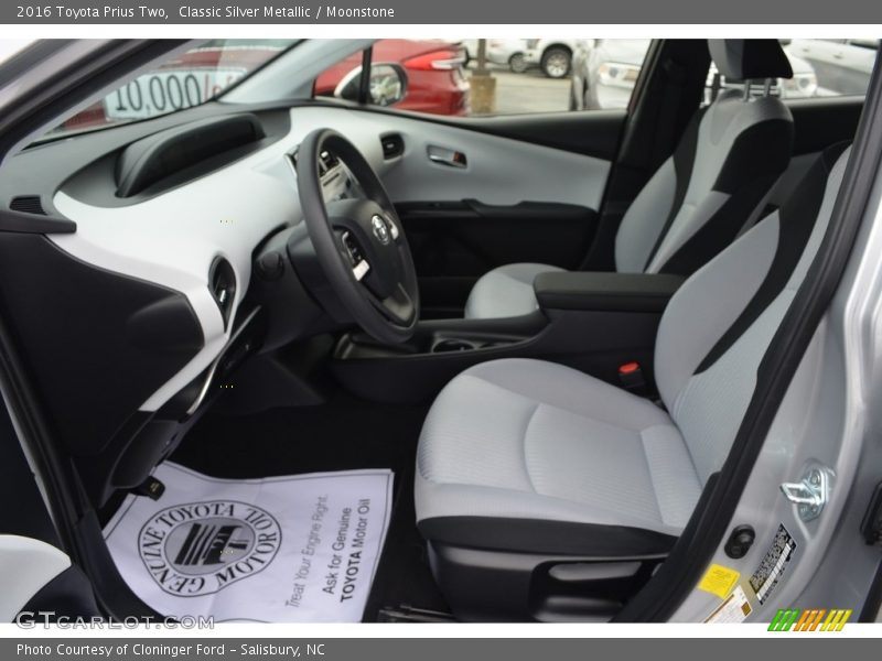 Classic Silver Metallic / Moonstone 2016 Toyota Prius Two