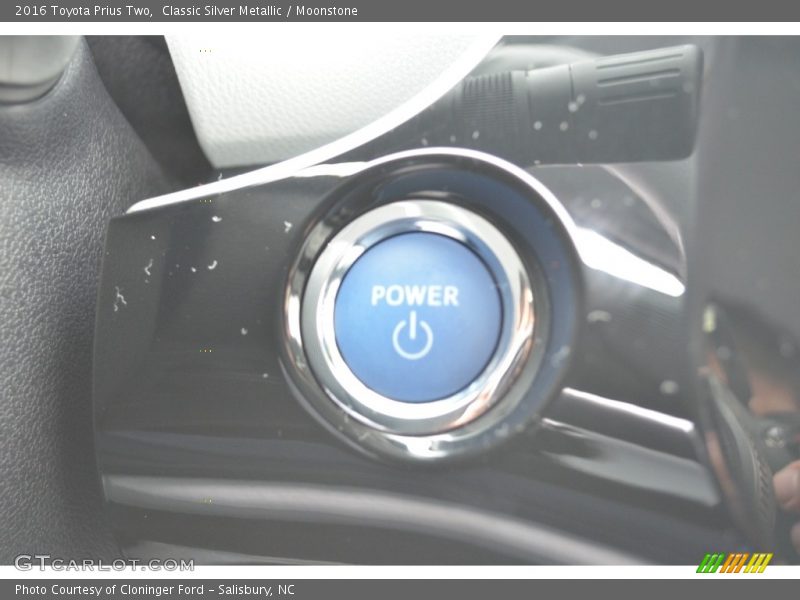 Classic Silver Metallic / Moonstone 2016 Toyota Prius Two