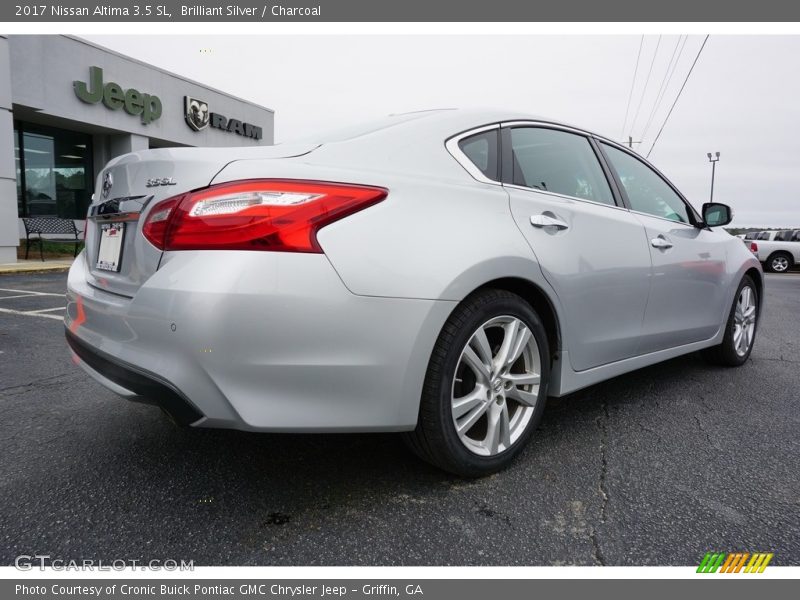 Brilliant Silver / Charcoal 2017 Nissan Altima 3.5 SL