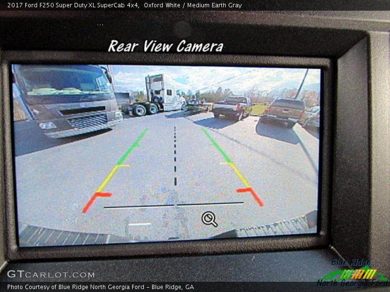 Oxford White / Medium Earth Gray 2017 Ford F250 Super Duty XL SuperCab 4x4