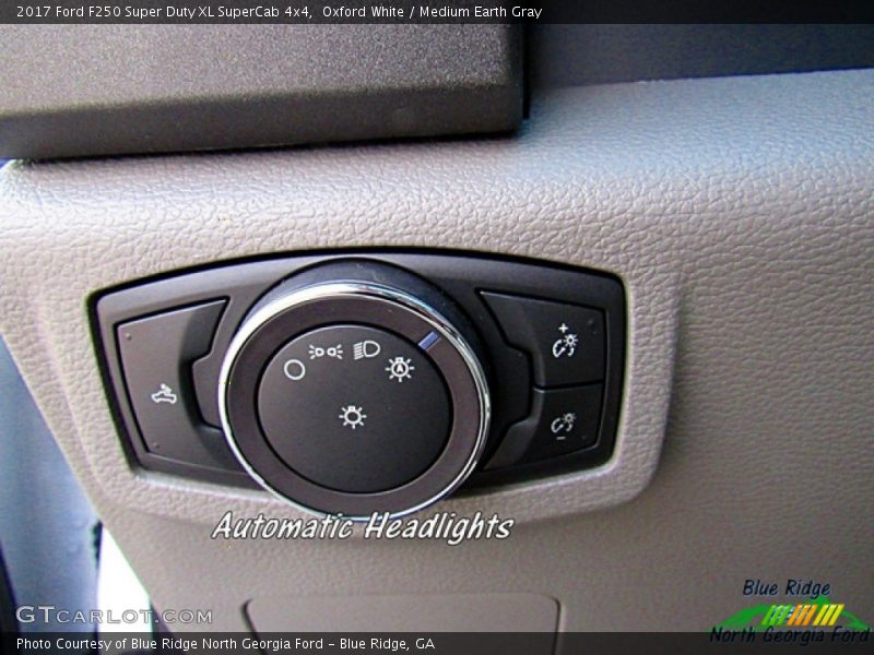 Oxford White / Medium Earth Gray 2017 Ford F250 Super Duty XL SuperCab 4x4