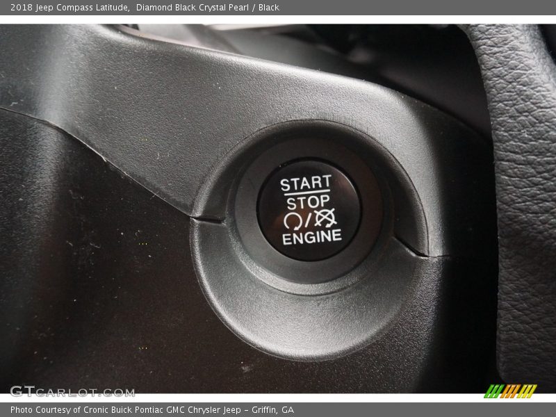 Diamond Black Crystal Pearl / Black 2018 Jeep Compass Latitude